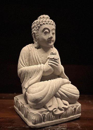 Buddha Seduto con Fiore di Loto – Scultura Balinese in, Antiek en Kunst