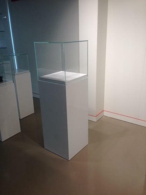 *TIP*  Italiaanse high glossy vitrine kast extra groot, Zakelijke goederen, Kantoor en Winkelinrichting | Winkel en Inventaris