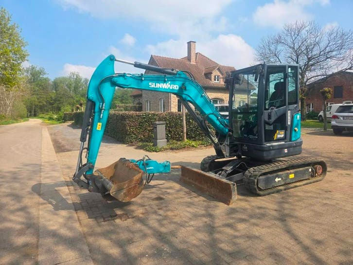 Sunward SWE 35 UF, Zakelijke goederen, Machines en Bouw | Kranen en Graafmachines, Ophalen