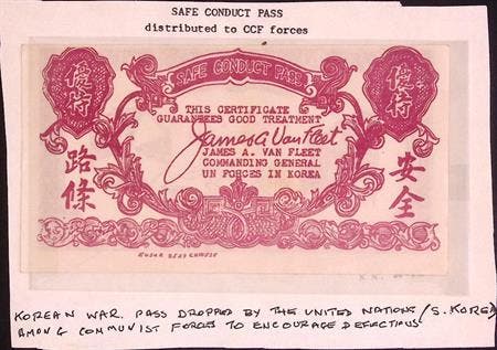 Safe Conduct Pass - James A. Van Fleet (lijst optie), Verzamelen, Militaria | Algemeen, Verzenden