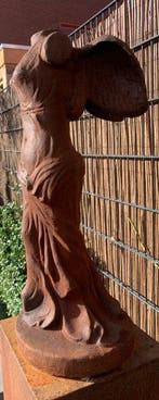 sculptuur, Beeld van Godin Nike - 56 cm - Gietijzer