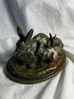 Prosper Le Courtier (1855-1924) - sculptuur,  Les Lapins