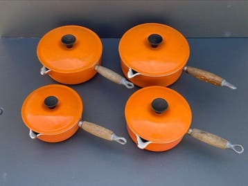 Le Creuset - Casserole (4) - Fonte, émail