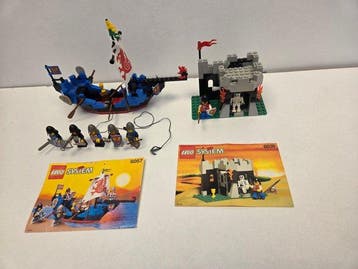 Lego Set - Castle - LEGO Skeleton Surprise 6036 + LEGO Sea
