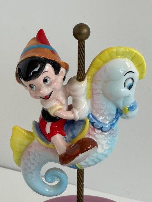 Schmid - Statue, Pinocchio op een Zeepaardje - 22 cm -, Collections, Disney