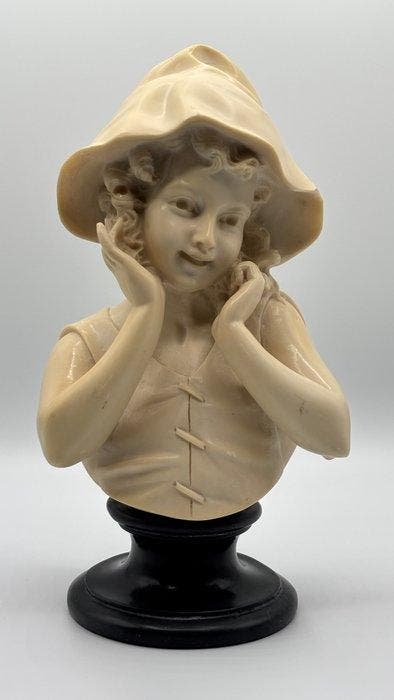 Buste, Jeune fille au chapeau - 29 cm - Albast, Steen, Antiek en Kunst, Curiosa en Brocante