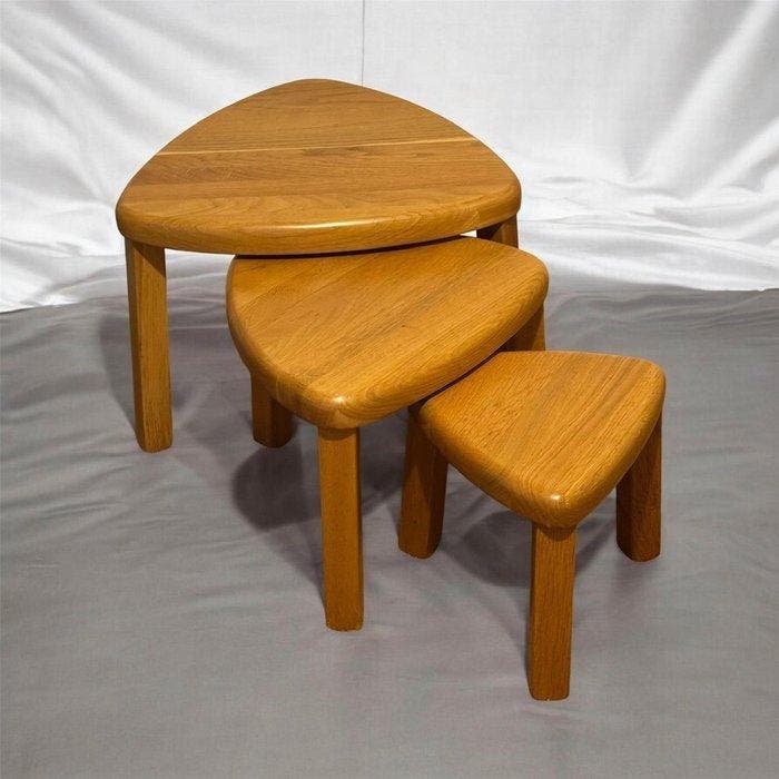 Table dappoint - Chêne - Ensemble de trois tables gigognes, Antiquités & Art, Art | Objets design