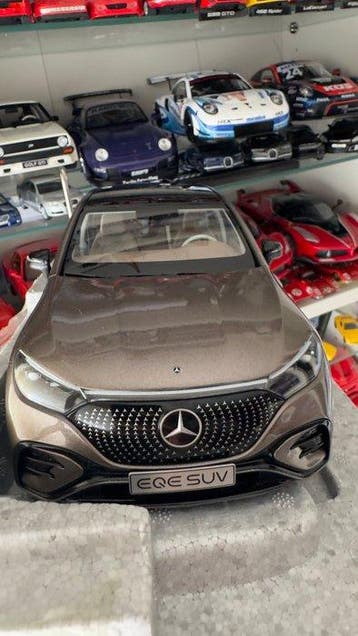NZG 1:18 - Modelauto - Mercedes-Benz EQE SUV (X294) - Het, Nieuw
