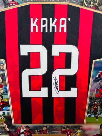 Kaká - Exclusive Hand Signed – AC Milan Retro Home Shirt, Verzamelen, Nieuw