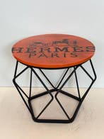 Rob VanMore - Tea-Time by Hermes Table - ø40cm