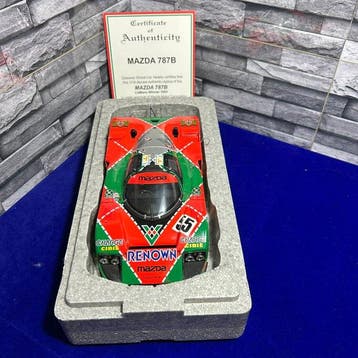Autoart 1:18 - Model raceauto - AUTOart Signature Limited
