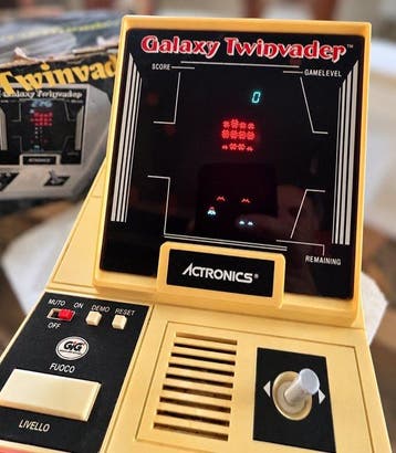 GIG - Galaxy Twinvader - 1981 Tabletop Electronic Game