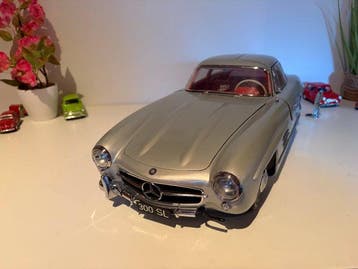 IXO 1:8 - Modelauto - Mercedes-Benz 300 SL Gullwing (1955), Nieuw