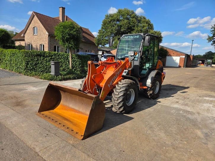 Hitachi ZW 75, Articles professionnels, Machines & Construction | Grues & Excavatrices, Enlèvement