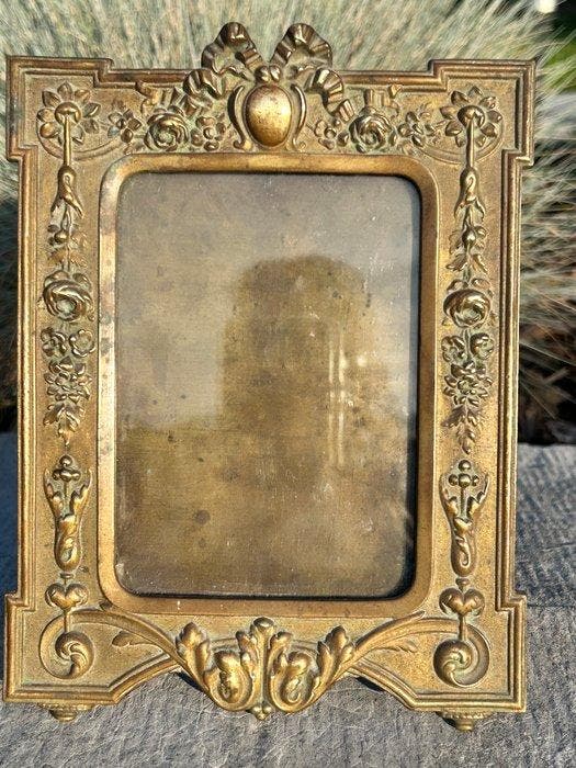 Lijst - 223. Antieke BROZEN kader/lijst., 22 x 17cm, Antiek en Kunst, Curiosa en Brocante