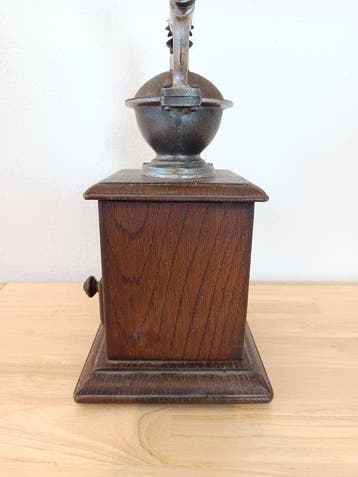 Koffiemolen - Hout, Brons