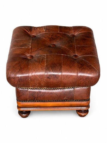 stile chesterfield - Poef - Leder, Hout - Poef van leer