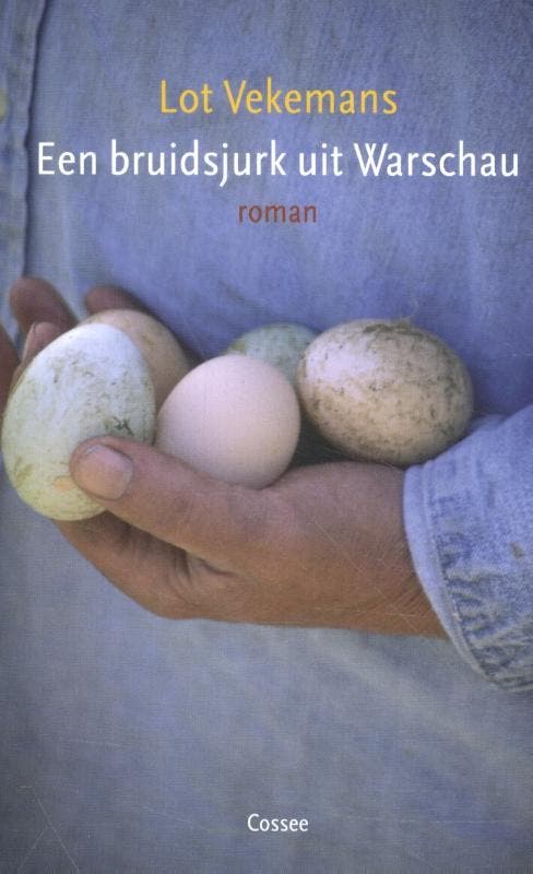 Een bruidsjurk uit Warschau 9789059368279 Lot Vekemans, Boeken, Romans, Zo goed als nieuw, Verzenden