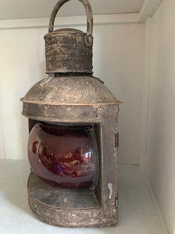 Navigation lamp, Schuurvondst: Antieke scheepslamp Port -