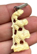 Hanger De Drie Wijze Apen – Micro-sculptuur in bot, met de