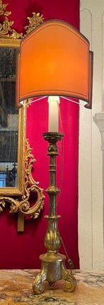 Kandelaber - Lindehout - Gouden kerkelijk