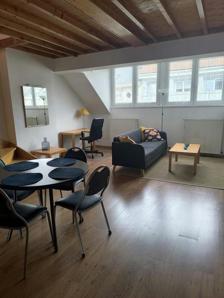 Appartement en Rue de Spa, Brussels, Immo, Appartements & Studios à louer, 50 m² ou plus, Bruxelles
