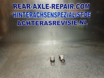 Steun van een achterbumper Opel Manta A, links en rechts., Verzenden, Gebruikt, Opel