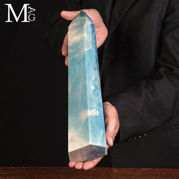 Trolleite-obelisk met etherisch hemelsblauw Elegante