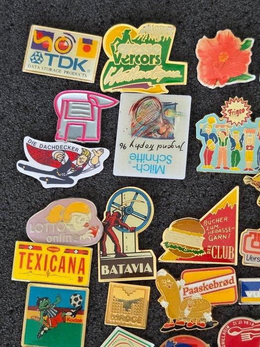 Verschiedene Pins - Speelgoed - 1980-1990 - Duitsland, Antiquités & Art, Antiquités | Jouets