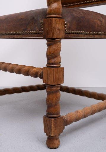 Chaise - Chêne - chaise antique de château