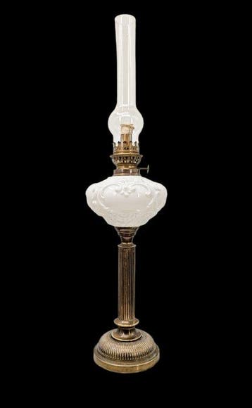 Grande Lampe à huile magnifique réservoir en Opaline -