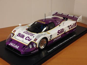 CMR 1:18 - Voiture de course miniature - Jaguar XJR12 #3