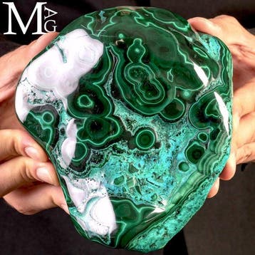 Malachite exquise à forme libre avec des motifs, Collections