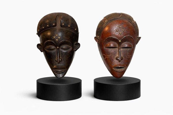 Geschiedenis van deze twee maskers. Deze maskers zijn, Antiquités & Art, Art | Art non-occidental