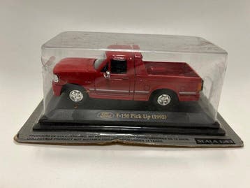 1:43 - Voiture miniature (3) - Ferrari Mondial Cabrio; Ford, Nieuw