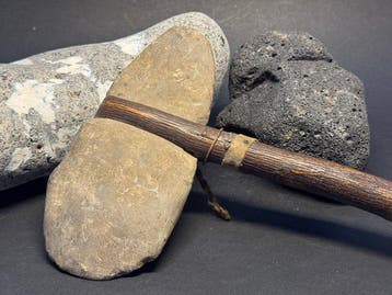 Aborigine Steen Hand axe - 40 cm (Zonder minimumprijs)