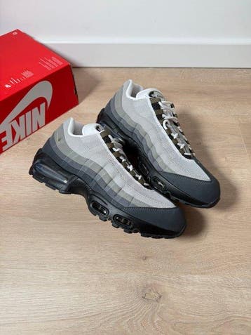 Nike - Sneakers - Maat: EU 45 - Nieuw met tags