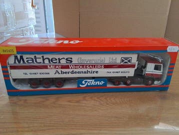 Tekno 1:50 - Camion miniature - DAF 85 trekker met oplegger