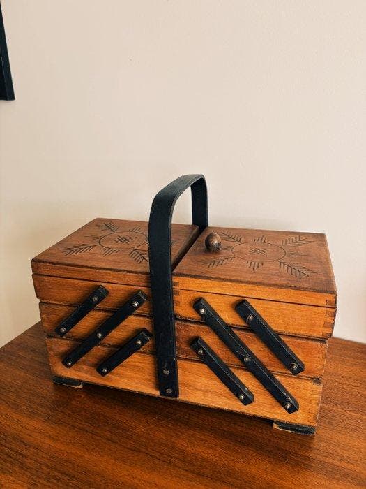 Naaidoos - Hout - Vintage, Antiek en Kunst, Kunst | Designobjecten