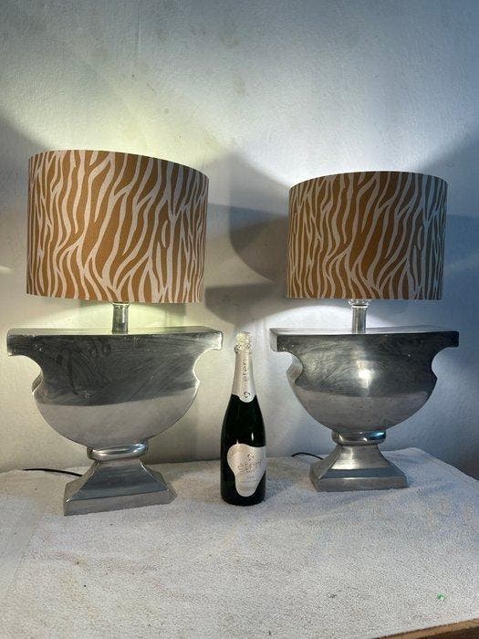 Light Makers - Lampe de table (2) - Château - Aluminium,, Antiquités & Art, Curiosités & Brocante