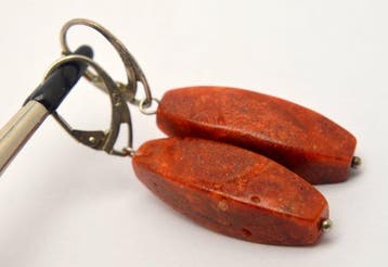 Koraal - Langvormige oorbellen van 925 zilver met fijn rood