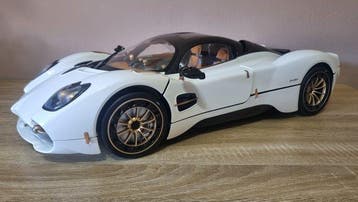 Pocher 1:8 - Modelauto - Pagani Utopia Coupè