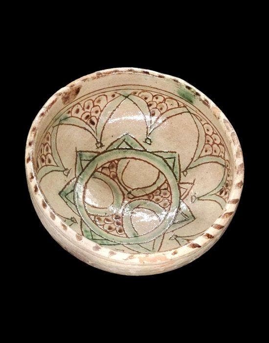 Islamique - Grande coupe glaçurée à décor étoilé, Collections, Minéraux & Fossiles