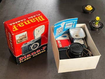 Diana F flash camera with instructions, flash bulbs and box