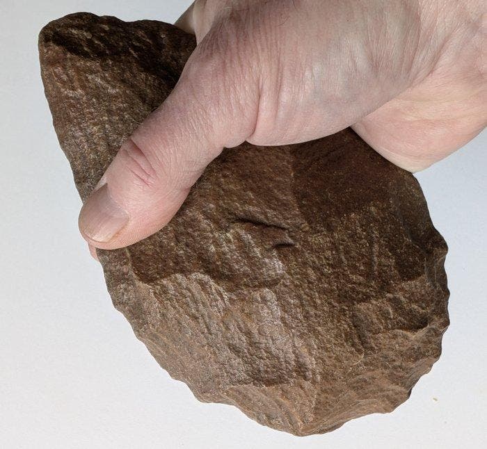 Paleolithisch Kwartsiet Hand axe - 165 mm, Collections, Minéraux & Fossiles