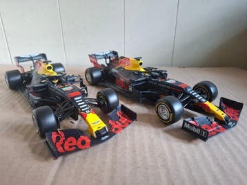 Bburago 1:24 - Modelauto (2) - Red Bull Racing - RB15 &, Nieuw