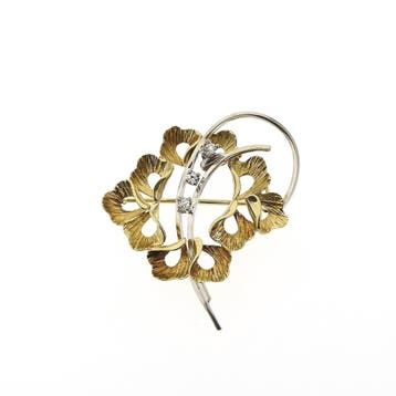 Bicolor gouden florale broche met diamanten, Gebruikt, Ophalen of Verzenden, Met edelsteen, Goud