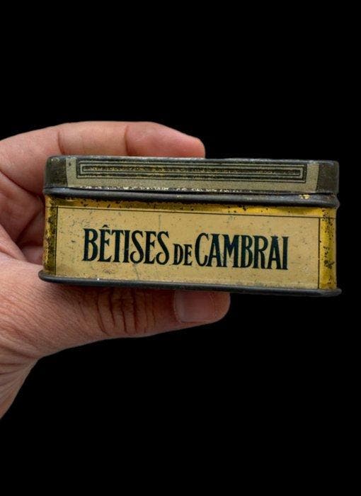 Doos - Curieuze vintage blikdoos die oorspronkelijk de, Antiek en Kunst, Curiosa en Brocante