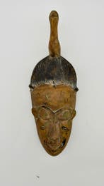 Masque africain style Baoulé / Guro – visage stylisé avec, Antiquités & Art