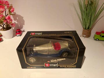 Bburago 1:18 - Voiture miniature - Alfa Romeo 2300 Spider